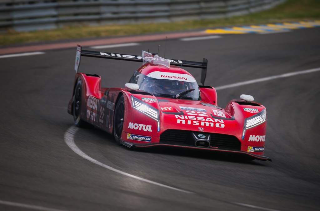 Nissan battle to complete 24 hours